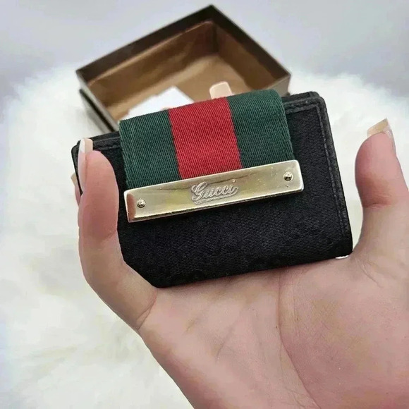 Gucci Sherryline & Black Canvas Key  Holder - Picture 5 of 14
